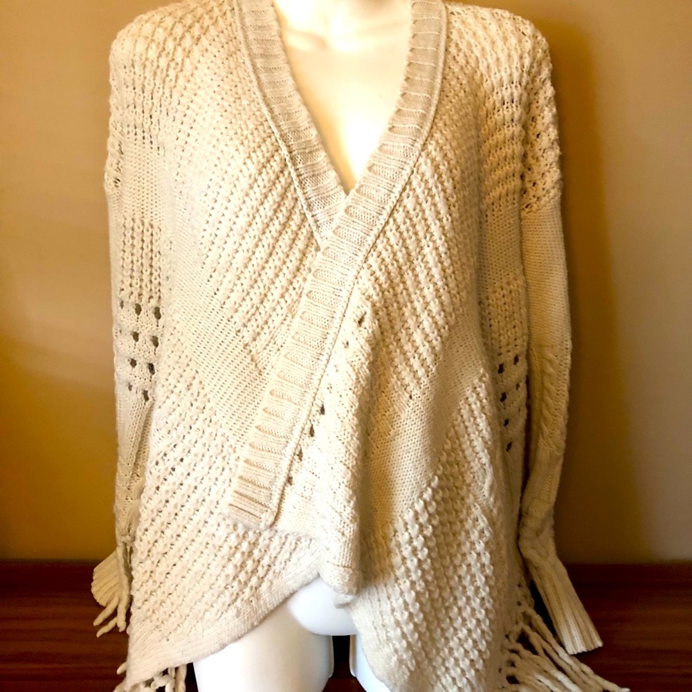 AMERICAN EAGLE FRINGED KNIT CARDIGAN